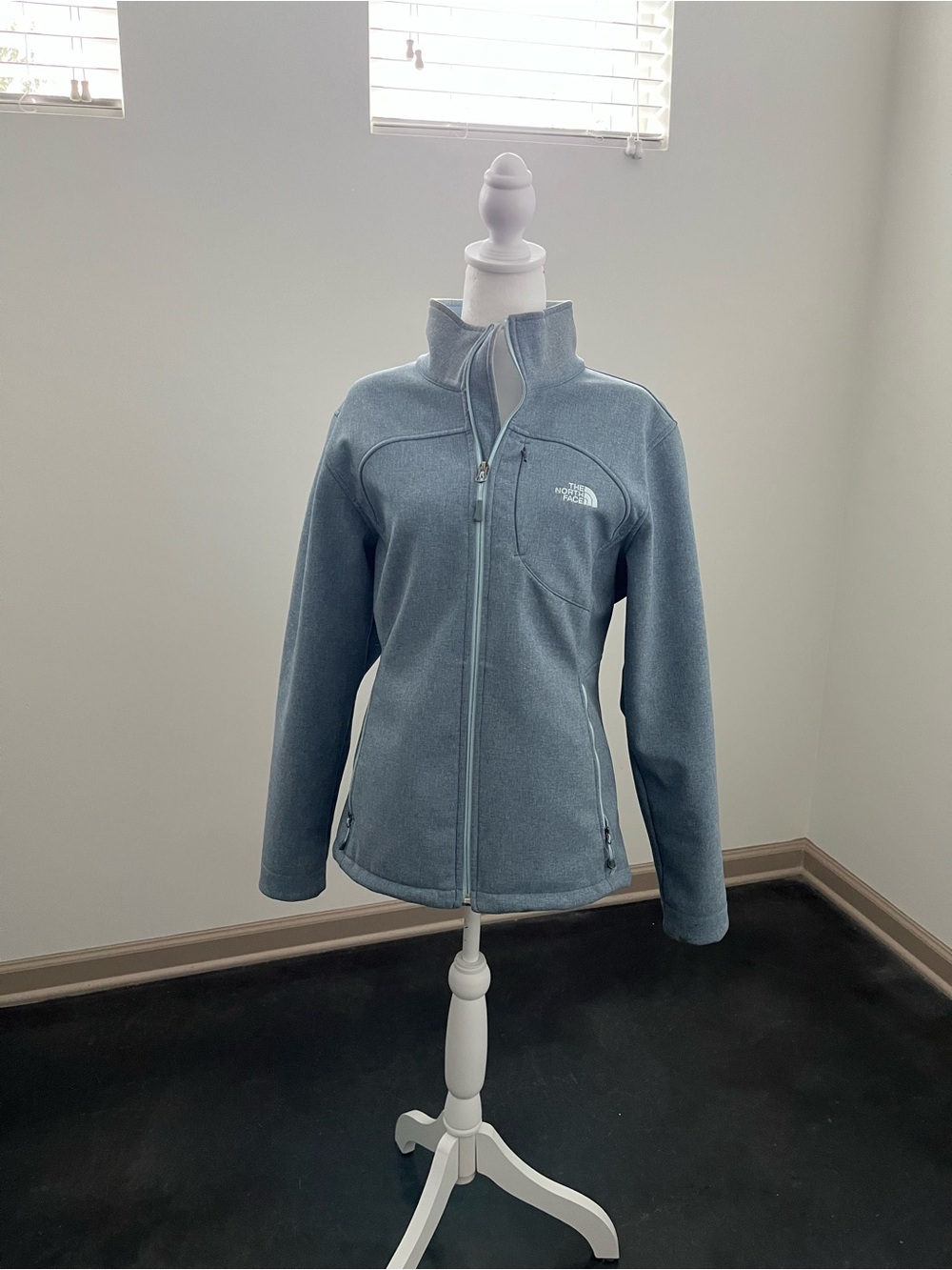 The North Face Women's Zip-Up Fleece Jacket — Dusty Blue